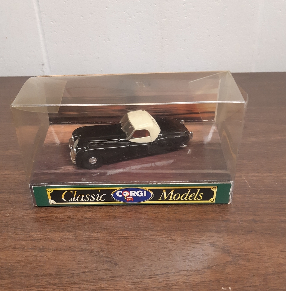 Corgi Classic Jaguar XK120 soft top car